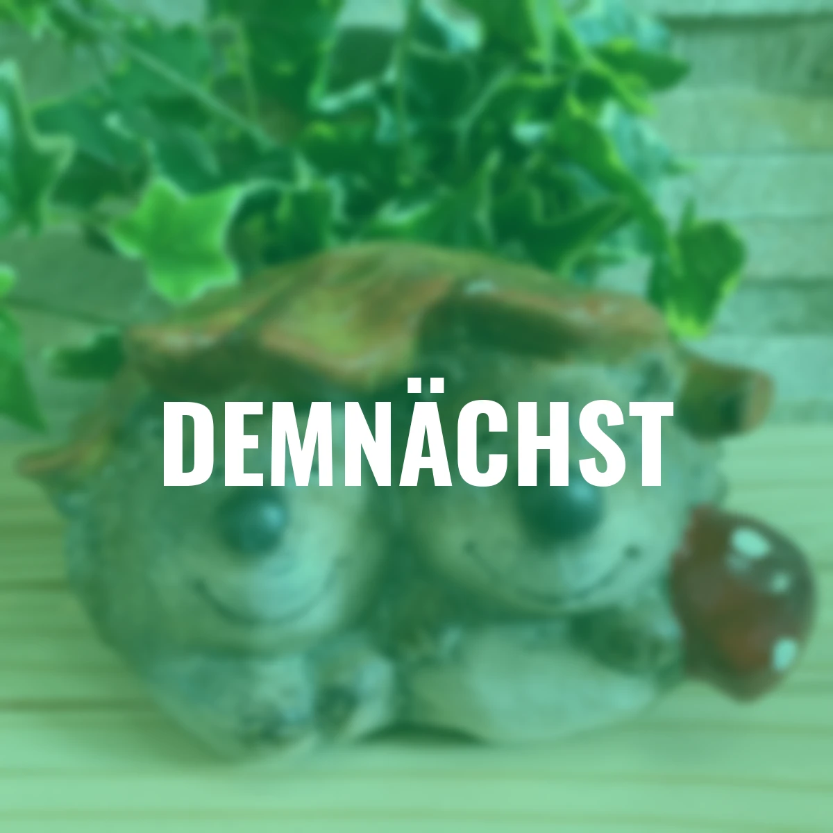 Igelpaar Carlo und Carla mit Blatt, 20 cm x 17,8 cm x 10 cm, Terrakotta